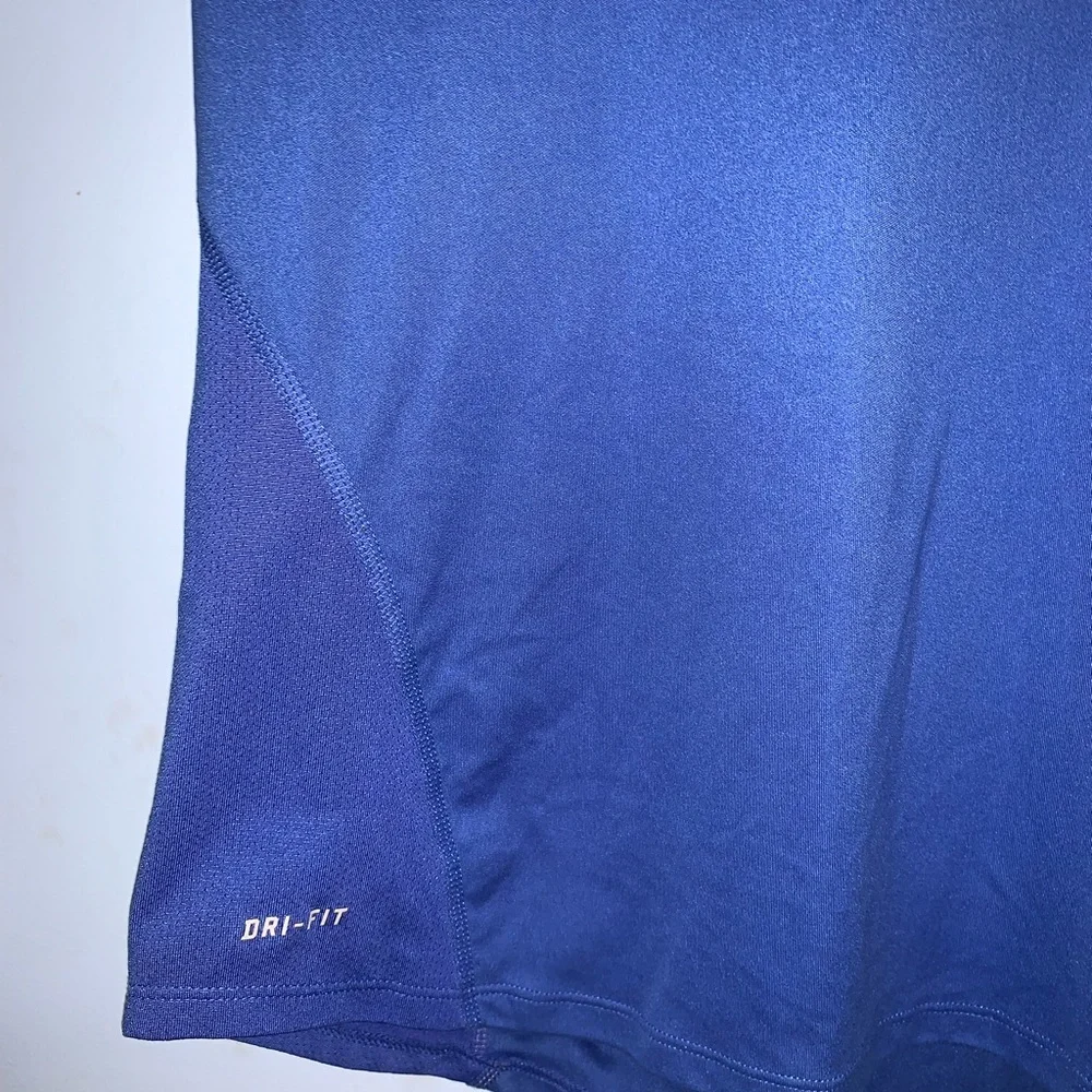 Nike men’s activewear shirt - Picture 3 of 9